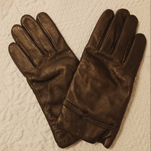 isotoner Accessories - Isotoner Gold leather gloves